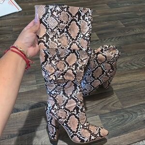 Brown Python Color Boots 